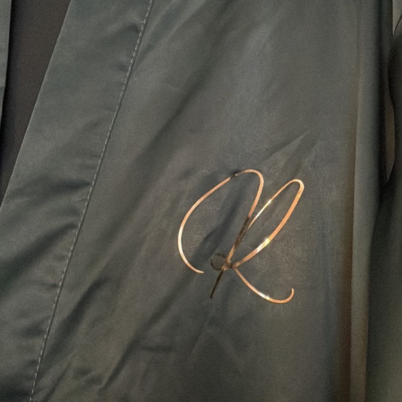 Hunter Green Robe with the letter “R” - Picture 3 of 4
